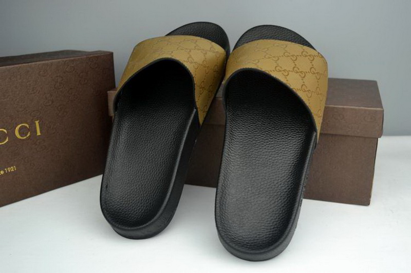 Gucci Slippers Woman--180